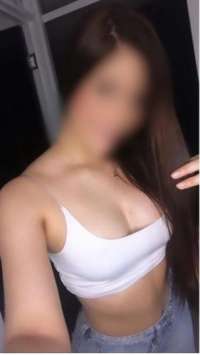 Akdeniz'in Incisi Mersin'de Neşeli ve Fit Escort Bayan: Siyah Saçlı, 49 kg ve 158 cm Boyun