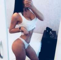 Mersin Akdeniz'in Göz Kamaştırıcı Özelliği: Kızıl Saçlı, 83 Kg ve 170 cm Boyunda, Fit ve Ç