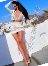 Mersin Akdeniz’in Kırmızı Başlıklı Zarif Su Perisi: Kızıl Saçlı, Balık Etli Bayan Escort:
