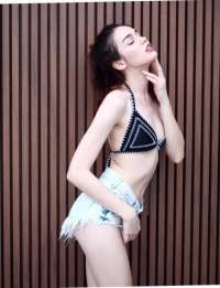 Mersin'de Neşeli Tarzı ve Fit Bedeniyle Tarsus Escort Bayan: Kızıl Saçlı, 80 Kg ve 170 Cm