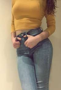 Mersin'deki Bakımlı ve Balık Etli Erdemli Escort Bayanın Duru Güneşi: Kumral Saçların Büyü
