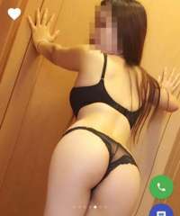 Mersin'deki Siyah Saçlı, Zarif ve Sakin Kaşifi: 49 Kg ve 167 Cm'li Escort Kız