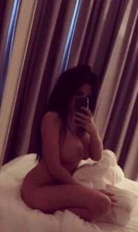 Mersin'deki Zarif ve Fit Akdeniz Escort Kızı: Kızıl Saçlı ve Çekici Bir Gizem