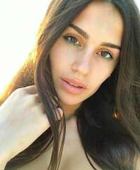 Mersin'den Zarif ve Raffine Akdeniz Escort Bayan: Siyah Saçlı, 62kg ve 156cm Boyunda