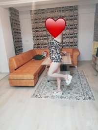 Mersin Escort Bayan: Siyah Saçlı, İnce Bedeni ve Zarif Tarzıyla - 81 kg, 166 cm