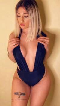 Mersin'in Büyüleyici Çekiciliği: Silifke Escort Bayan - Kumral Saçlar, Balık Etli Vücut ve