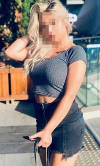 Mersin'in Büyüleyici Cilvelisi: Mezitli Escort Bayan – Siyah Saçlar, İnce Vücut ve Çekici