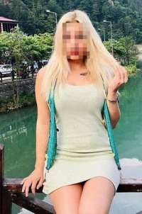 Mersin'in Büyüleyici Cilvelisi: Mezitli Escort Bayan – Siyah Saçlar, İnce Vücut ve Çekici