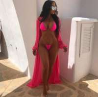 Mersin'in Canlı, Neşeli ve Zarif Escort Kızları: Siyah Saçlı, 49 Kg ve 154 cm'lik Bayan