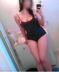 Mersin’in Ela Gözlü Rüzgarı: Neşeli Stili ve Bal Köpüğü Saçlarıyla Mezitli Escort Bayan -
