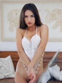 Mersin'in Elit Bayanı: Silifke Escort Kız - Zarif Stil, Fit Beden ve Siyah Saçlı Büyü