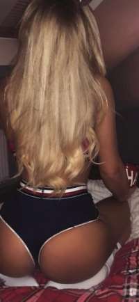 Mersin'in Eşsiz Erdemli Escort Bayanı: Bakımlı Görünüm, Kızıl Saçları ve Balık Etli Vücudu