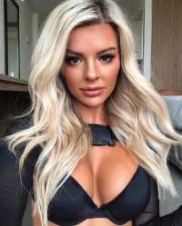 Mersin'in Kızıl ve Şehirli Stili: Akdeniz Escort Bayan - 67kg, 157cm, Kızıl Saçlı