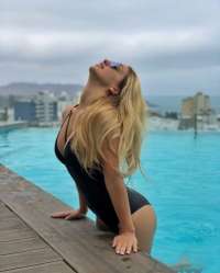 Mersin'in Neşeli İncisi: Silifke Escort Bayan, Siyah Saçlı, Fit Vücutlu, 74 Kg ve 162 cm