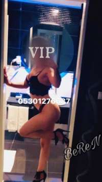 Mersin’in Saçları Sarı, Kalbi Altın: Mersin Escort Kız - Sarı Saçlar, Fit Vücut ve Çekici