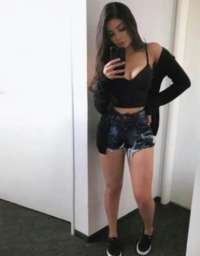 Mersin'in Şehirli Çekiciliği: Akdeniz Escort Bayan - Bal Köpüğü Saç, 155 cm, 55 Kg, Sporti