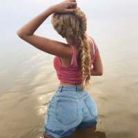 Mersin’in Seksi Sireni: Kırmızı Saçlı ve Sportif Vücutlu Akdeniz Escort Bayan’ın Büyüleyic
