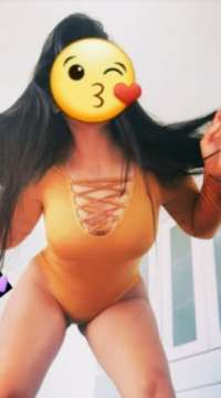Mersin’in Şık ve İnce Ruhu: Bal Köpüğü Saçlı, 82 Kg ve 172 cm Yüksekliğinde Zarif Escort B