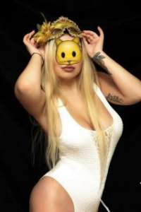Mersin'in Zarif Güzeli: Siyah Saçlı, 48 Kg, 176 cm'lik İnce ve Şehirli Akdeniz Escort Baya
