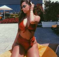 Mersin Mezitli'nin Neşeli ve Fit Vücutlu Escort Bayanı: Bal Köpüğü Saçlı, 55kg ve 159cm Bo