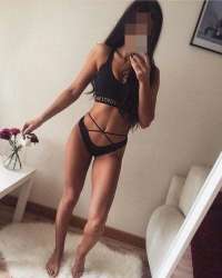 Mersin Silifke'nin En Göz Alıcı Escort Bayanı: Balık Etli, Siyah Saçlı, 75 Kg ve 156 Cm Bo