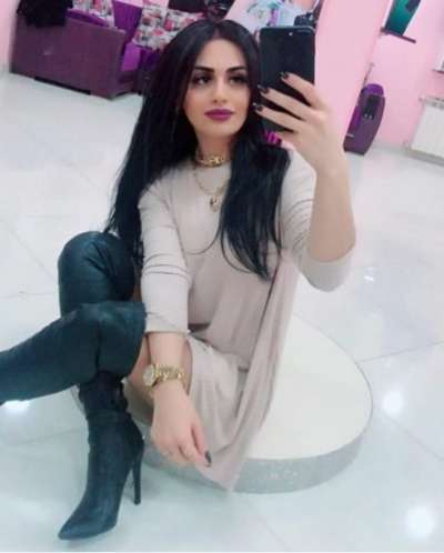 Akdeniz Escort Bayan'ın Vücut Ölçüleri: 52kg, 156cm, Kumral Saçlı, Fit ve Şehirli Stil