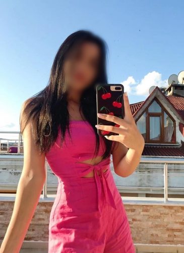 Akdeniz’in Fit Vücutlu, Sarı Saçlı ve Çekici Escort Bayanı: Mersin Escort Bayan – 49kg, 17