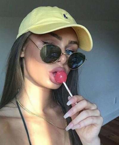 Mersin Akdeniz'de Cazibesiyle Kalpleri Çalan Escort Bayan: Kızıl Saçlı, 56 Kg