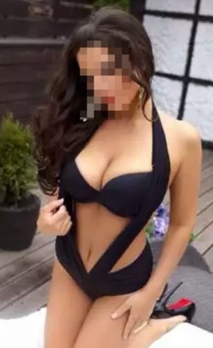 Mersin Akdeniz’in Çılgın ve Neşeli Escort Bayanı: Sarı Saçlı, 78 Kg, 174 Cm Boyunda