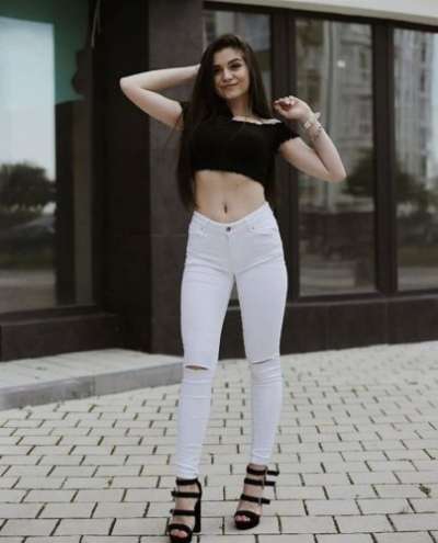 Mersin Akdeniz’in Şehirli ve Balık Etli Escort Bayanı: Bal Köpüğü Saçlı, 83 Kg, 176 Cm Boy