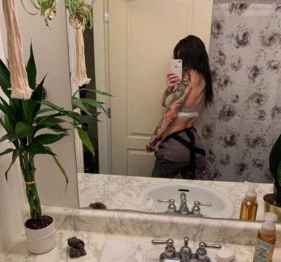 Mersin'de Bakımlı ve Fit Bedeniyle Escort Kızlar: Kumral Saçlı, 62 Kg ve 155 Cm