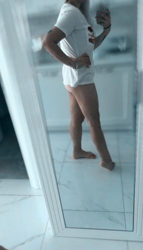 Mersin'de Canlılık ve Zarafetin Sembolü Escort Bayan: Bal Köpüğü Saçlı, 56kg, 161 cm Boyun