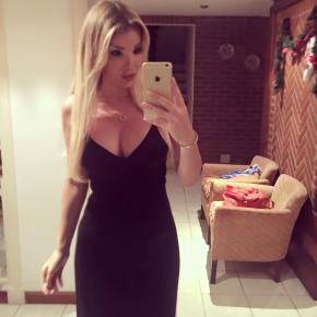 Mersin’de Şehirli Tarzı ve Sportif Vücutlu Çarpıcı: Sarı Saçlı, 49 Kg, 171 Cm Boylu Silifk