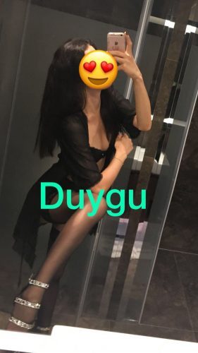 Mersin'de Sportif Vücutlu ve Siyah Saçlı Cazibe: 78 Kg ve 157 Cm'deki Bakımlı Mezitli Esco