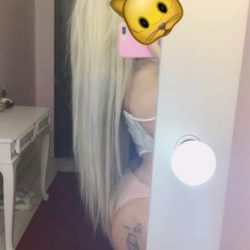 Mersin'deki Zarif ve Kumral Saçlı Akdeniz Escort Bayan: 50kg, 157cm, İnce Vücutlu
