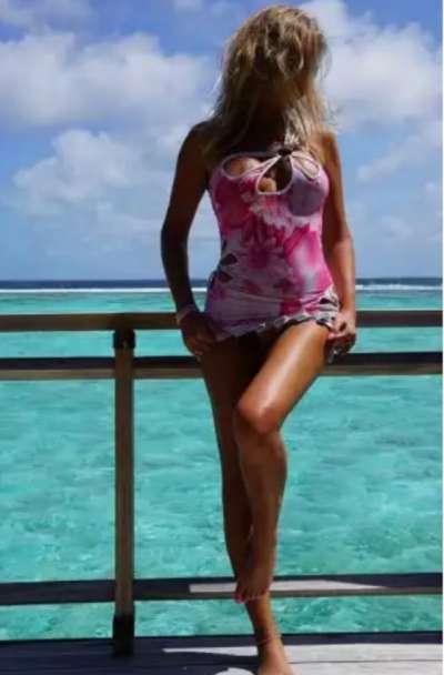 Mersin'den Akdeniz Rüzgarları Gibi İnce ve Bakımlı Escort Bayan: Kumral Saçlı, 53kg, 167cm