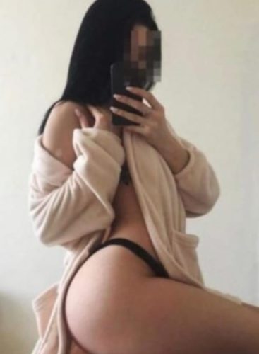 Mersin Erdemli'den Etkileyici Güzellik: Spor Yapıda ve Çekici Stiliyle 83 Kg, 177cm'lik Sa