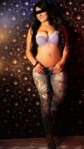 Mersin Erdemli: Escort Bayanın Şehirli Stilinde Sarı Saçlı, 175 cm, 48 Kg Minyon Güzellik