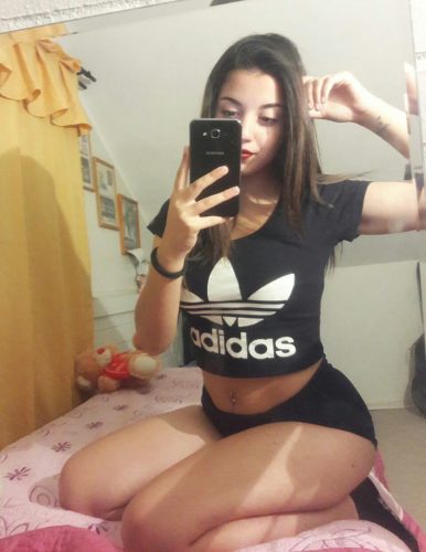 Mersin Erdemli'nin Baş Döndürücü Büyüsü: Sarı Saçlı, 83kg, 174cm Boyunda, Balık Etli ve Ba