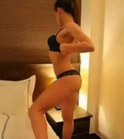 Mersin Erdemli'nin Etkileyici Escort Bayanı: 60 Kg ve 176 Cm'lik, Siyah Saçlı, İnce ve Zar