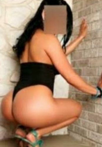 Mersin Erdemli'nin Özgür Ruhlu Güzelliği: Kumral Saçlı, 84 Kg ve 176 Cm Boyunda, Fit ve Çe