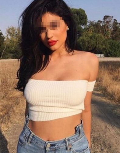 Mersin Erdemli'nin Sıra Dışı ve Neşeli Escort Bayanı: Bal Köpüğü Saçlı, 73 Kg, 158 Cm, Bal