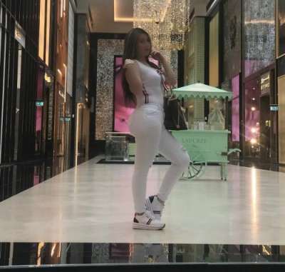 Mersin Erdemli'nin Zarif ve Şehirli Escort Bayanı: Siyah Saçlı, Spor Vücutlu Güzellik, 64