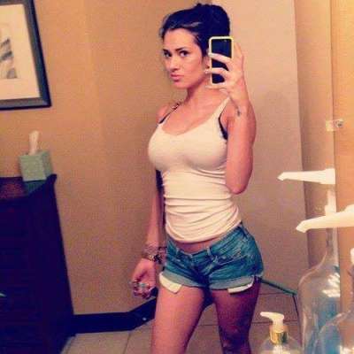Mersin Erdemli'nin Zarif ve Şehirli Escort Bayanı: Siyah Saçlı, Spor Vücutlu Güzellik, 64