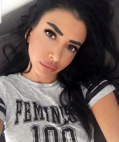 Mersin'in Asil ve Göz Alıcı Escort Bayanı: 175 cm, 80 Kg, Bal Köpüğü Saç ve Balık Eti Stil