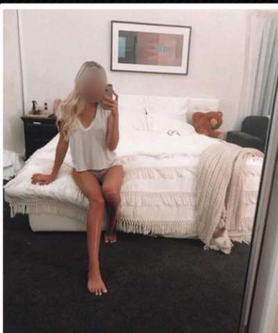 Mersin’in Bakımlı ve Zarif Cazibesi: Mezitli Escort Bayan - Kızıl Saçlar, İnce Vücut ve Şı