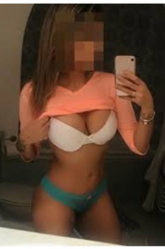 Mersin'in Bilinmeyen Cazibesi: Silifke’nin Kızıl Saçlı, Zarif ve Balık Etli Escort Bayanı: