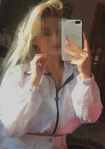 Mersin'in Büyüleyici Cilvelisi: Mezitli Escort Bayan – Siyah Saçlar, İnce Vücut ve Çekici