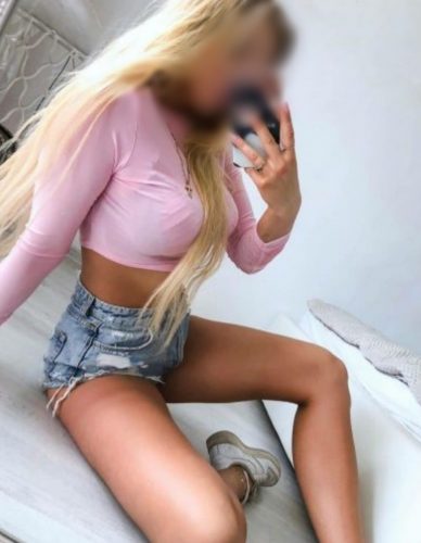 Mersin'in Büyüleyici Sihiri: Sarı Saçlı, 51 Kg ve 176 cm Boyundaki Sportif Escort Bayan