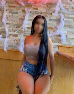Mersin’in Büyülü Güzeliklerinden: Mezitli Escort Bayan, Siyah Saçlı, Zarif ve Çekici 75 Kg